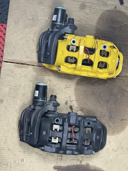 REAR CALIPER WITH PADS FOR FERRARI F488  - Image 4